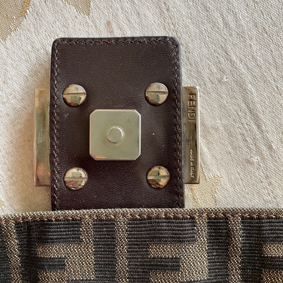 ***SOLD*****FENDI ZUCCA BAGUETTE - Picture 5 of 15